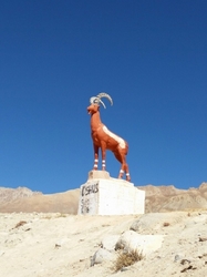 Hlína, olej, čaj - Pamir Highway Tour