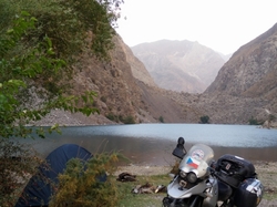 Hlína, olej, čaj - Pamir Highway Tour